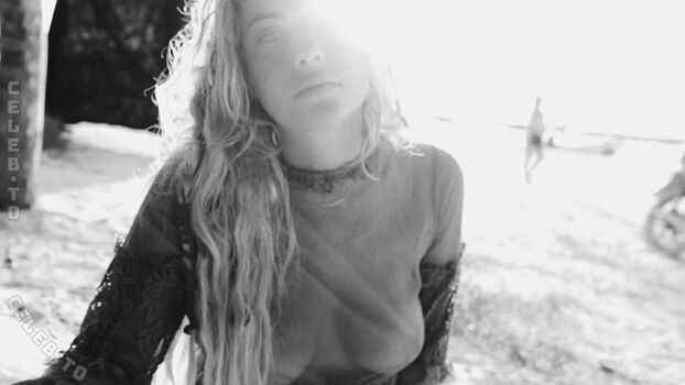 Full leaked Ashley benson private photo