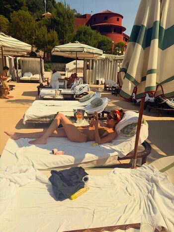 Full leaked Ashley benson private photo