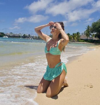 Full leaked Ashley roberts pussycat doll private onlyfans photo