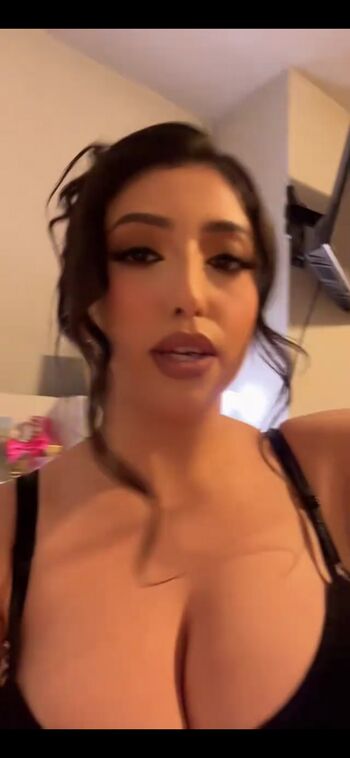 Full leaked Ashleyarambulaa private onlyfans photo