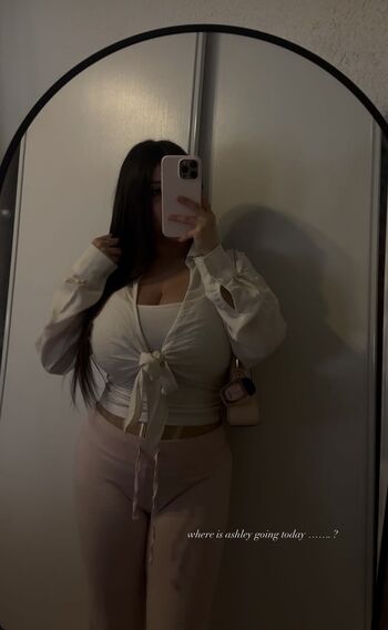 Full leaked Ashleyarambulaa private onlyfans photo