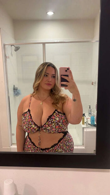 Full leaked Ashleygraham private photo