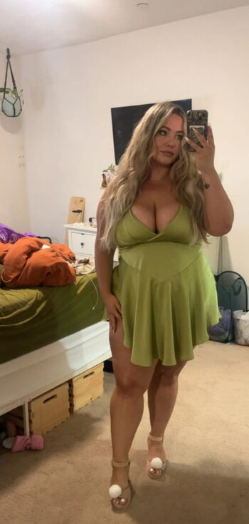 Full leaked Ashleygraham private photo