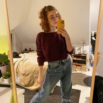 Full leaked Ashleyroboto private onlyfans photo