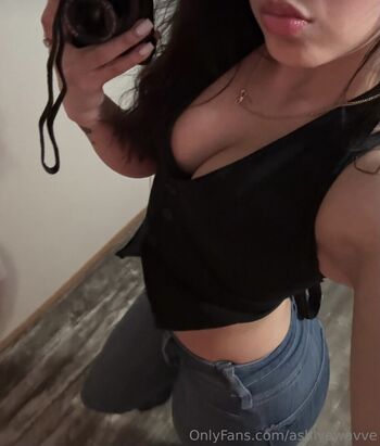 Full leaked Ashlyewavve private photo