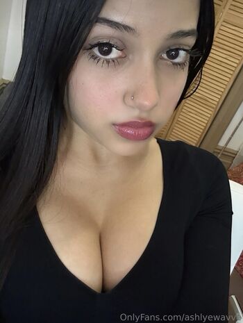 Full leaked Ashlyewavve private photo
