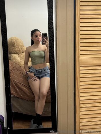 Full leaked Ashlyewavve private photo