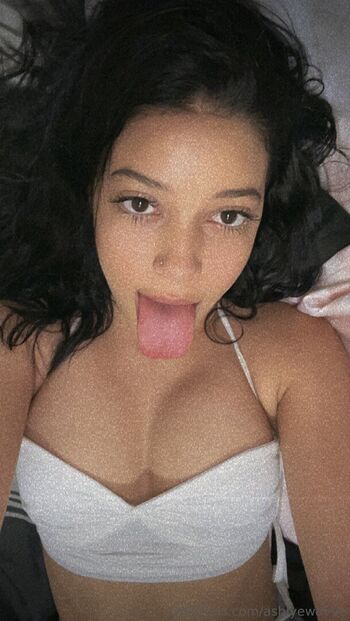 Full leaked Ashlyewavve private photo