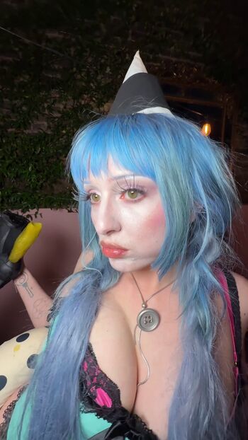 Full leaked Ashnikko private photo