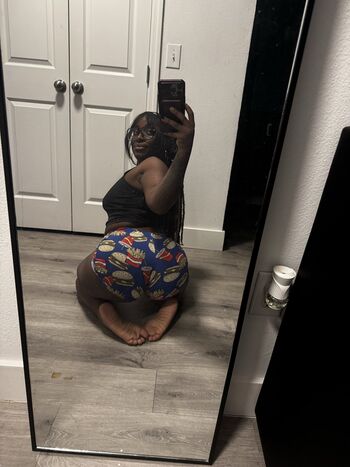 ashywhiteknees
