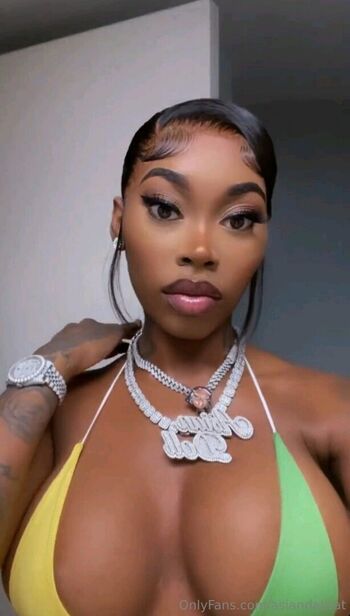 Full leaked Asian da brat page private photo