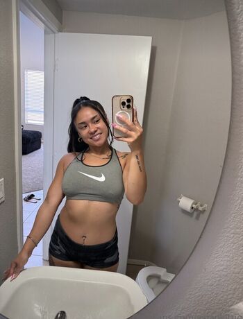 Full leaked Asian kittie private photo