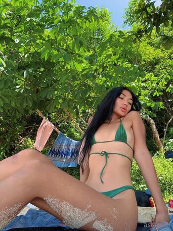 Full leaked Asian lili private photo