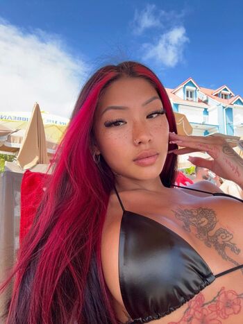 Full leaked Asian queeen private photo
