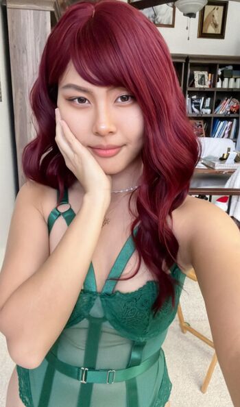 Full leaked Asian streamers page private photo