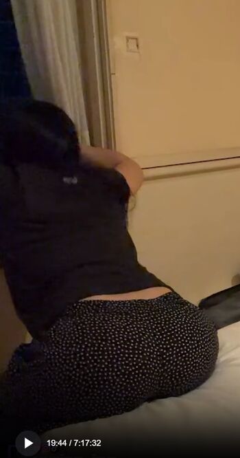 Full leaked Asian streamers private photo