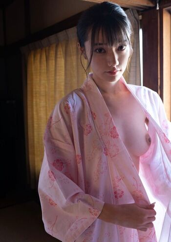 Full leaked Asian studio gallery page private photo