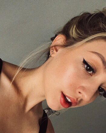 Full leaked Athena d page private onlyfans photo