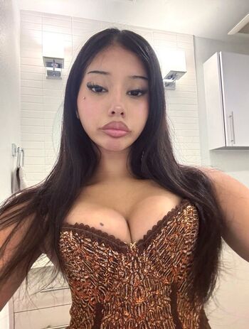 Full leaked Athenaxo private photo