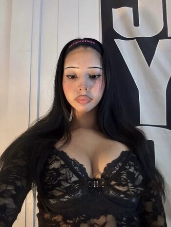 Full leaked Athenaxo private photo