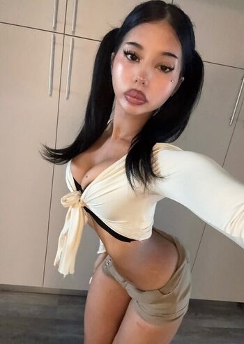 Full leaked Athenaxo private photo