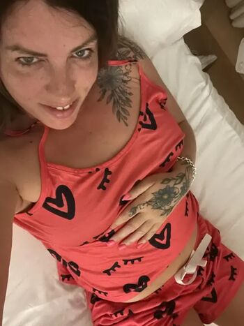 Full leaked Athomewithkeelyuk private photo
