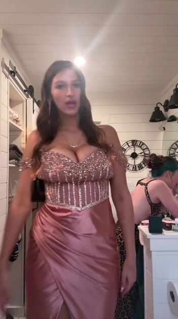 Full leaked Aubrey jane private photo