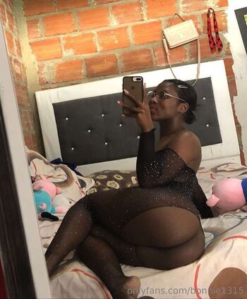 Full leaked Aubry hales private photo