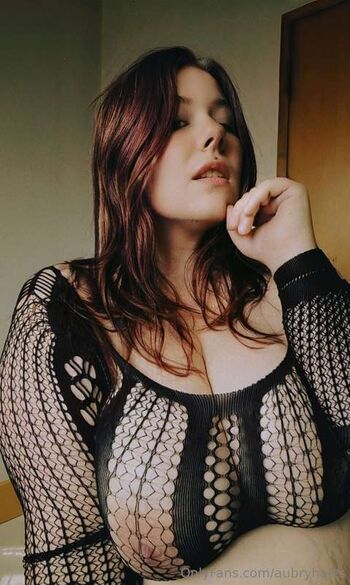 Full leaked Aubry hales private photo