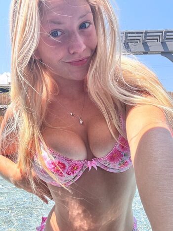 Full leaked Audrey wright private onlyfans photo