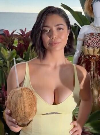 Full leaked Auli i cravalho private photo
