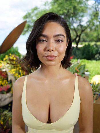 Full leaked Auli i cravalho private photo