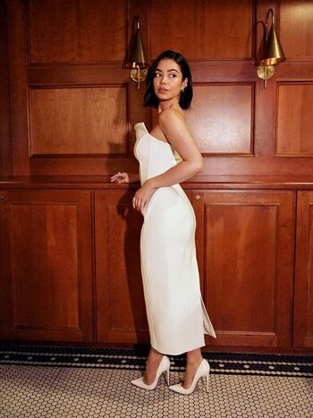 Full leaked Auli i cravalho private photo