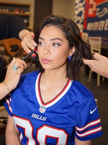 Full leaked Auli i cravalho private photo