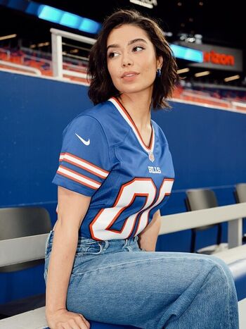 Full leaked Auli i cravalho private photo