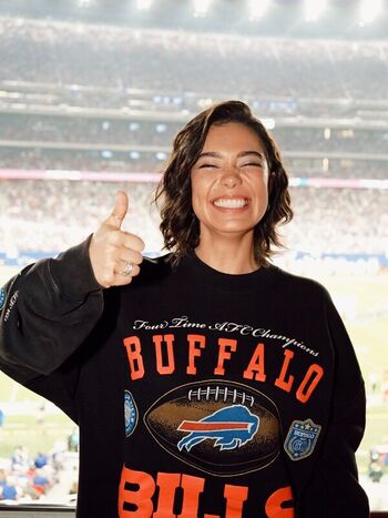 Full leaked Auli i cravalho private photo
