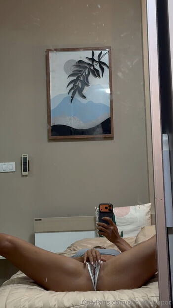 Full leaked Aun wichupor page private photo