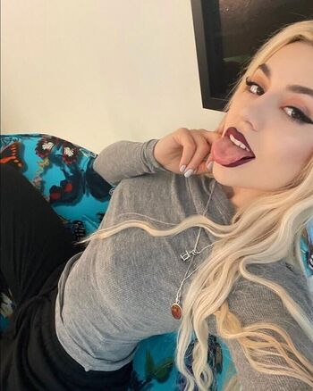 Full leaked Ava max  page private onlyfans photo