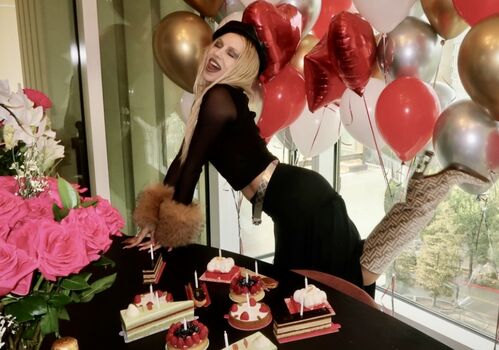 Full leaked Ava max  page private onlyfans photo