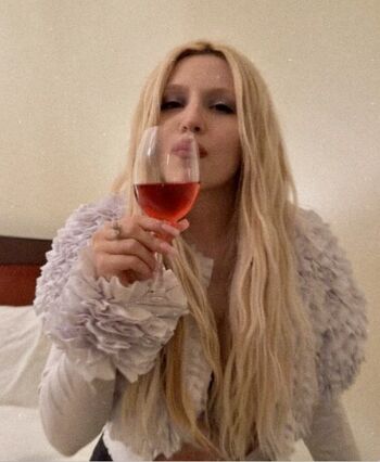 Full leaked Ava max private onlyfans photo