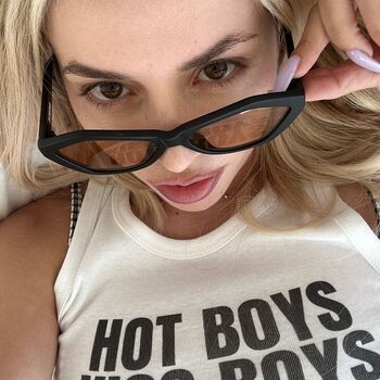 Full leaked Ava max private photo