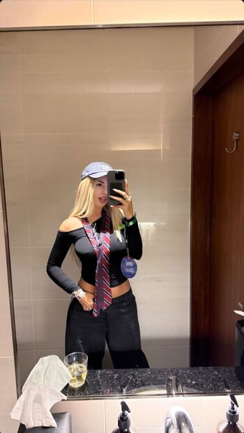 Full leaked Ava max private photo