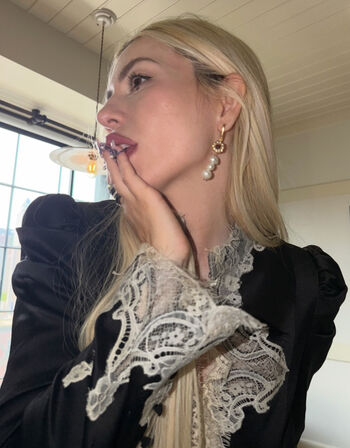 Full leaked Ava max private photo