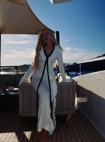 Full leaked Ava max  page private photo