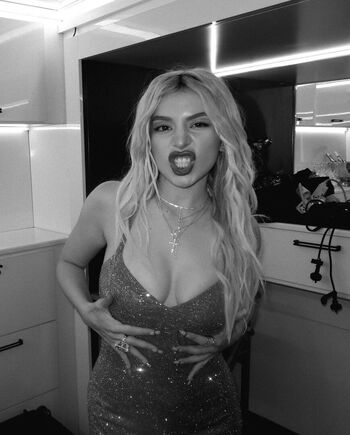 Full leaked Ava max private photo