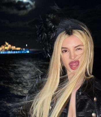 Full leaked Ava max private photo