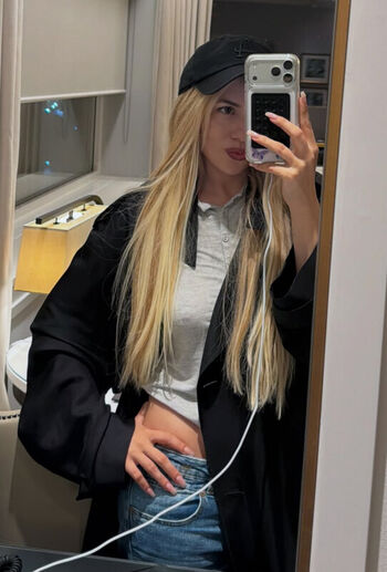 Ava Max