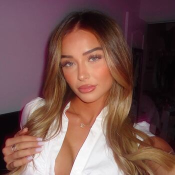 Full leaked Avamajury private photo