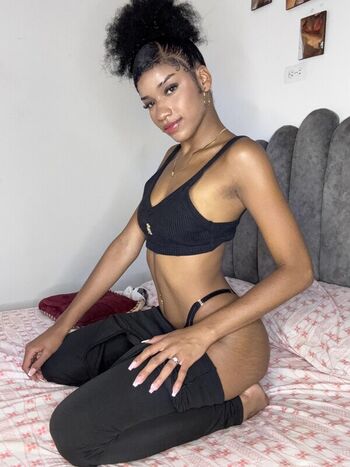 Full leaked Avamystiquex private photo