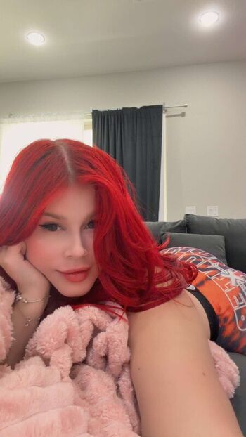 Full leaked Avasreddiary  page private photo